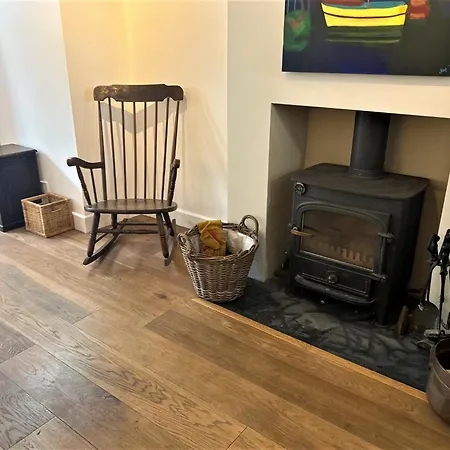 Spacious Home Near The Marinas With Ample Parking Lymington Exterior photo