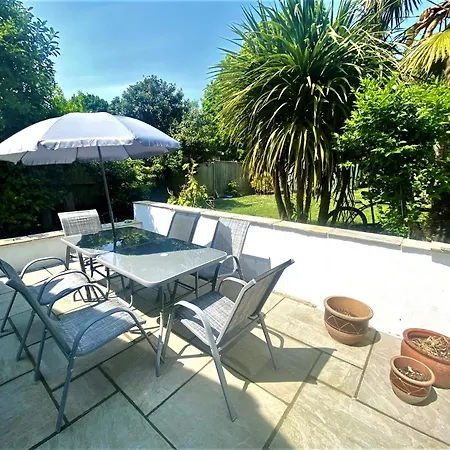 Spacious Home Near The Marinas With Ample Parking Lymington Exterior photo