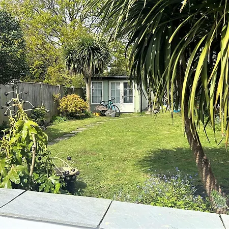 Spacious Home Near The Marinas With Ample Parking Lymington Exterior photo