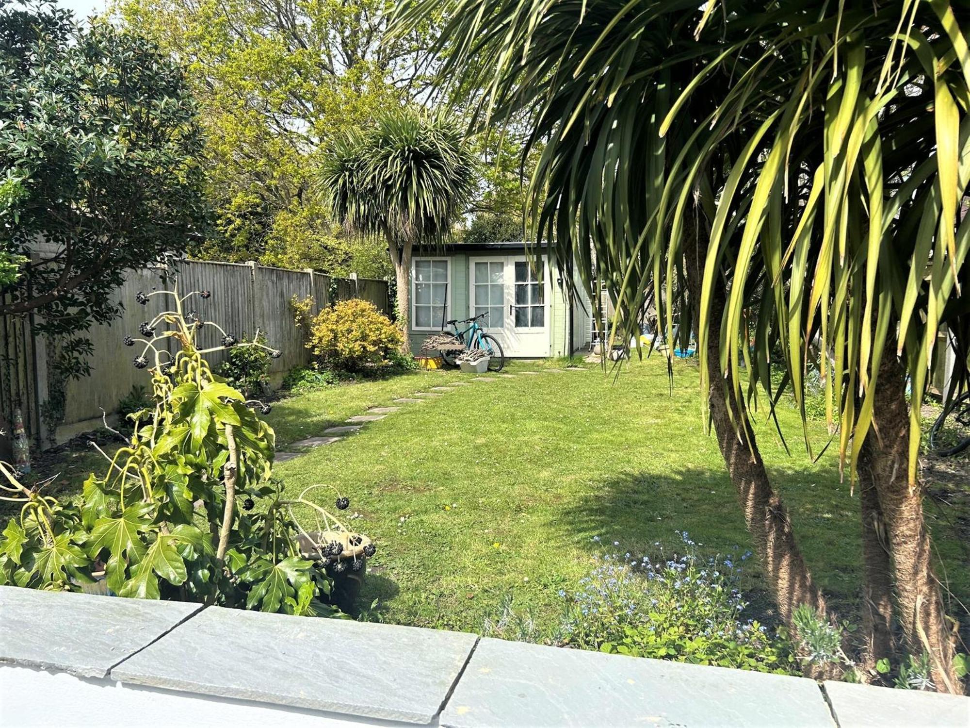 Holiday home Spacious Near The Marinas With Ample Parking
