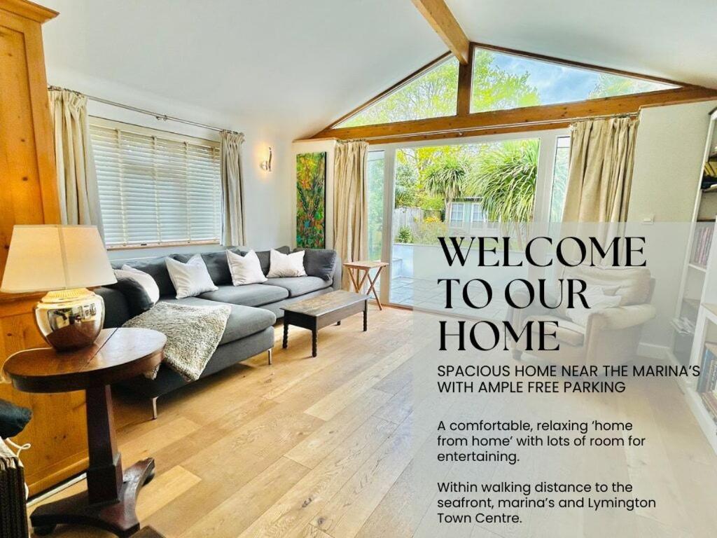 Spacious Near The Marinas With Ample Parking *